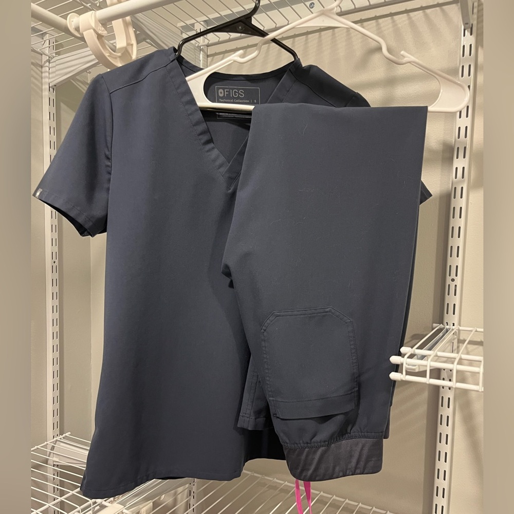 Figs Scrub Set
